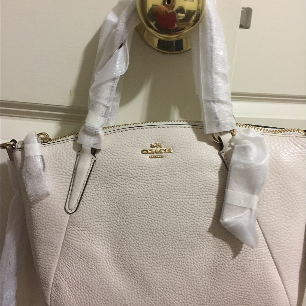 Coach Off-White Leather Shoulder Bag